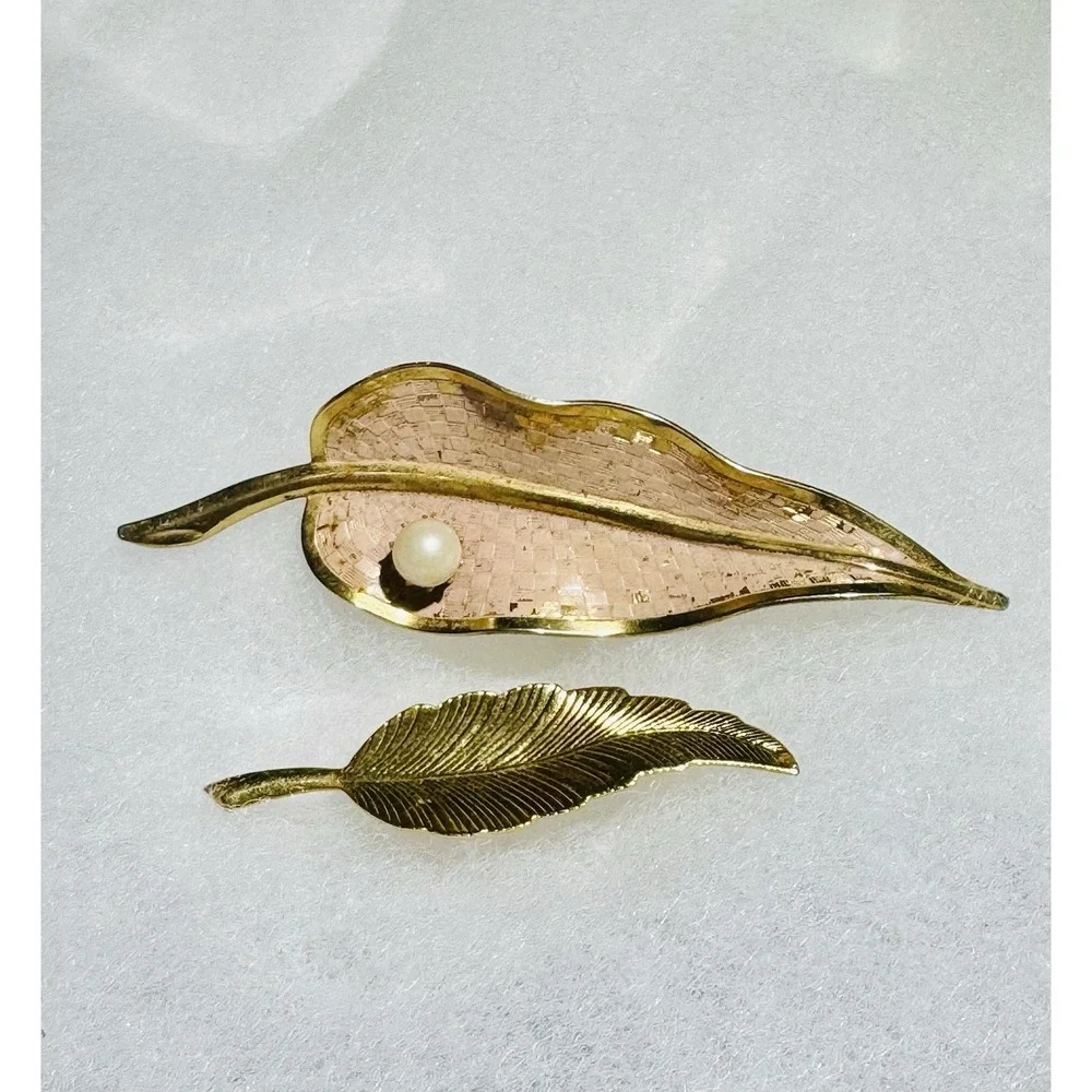 2 Piece Lot Of Vintage Gold Tone Leaf With Faux‎ Pearls Lapel Hat Pin Brooch
